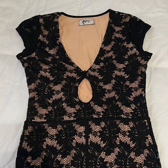 Nightcap Size 1 Black Dress Maxi Boatneck Floral Lace Keyhole & Slit Back Lined - Picture 5 of 16